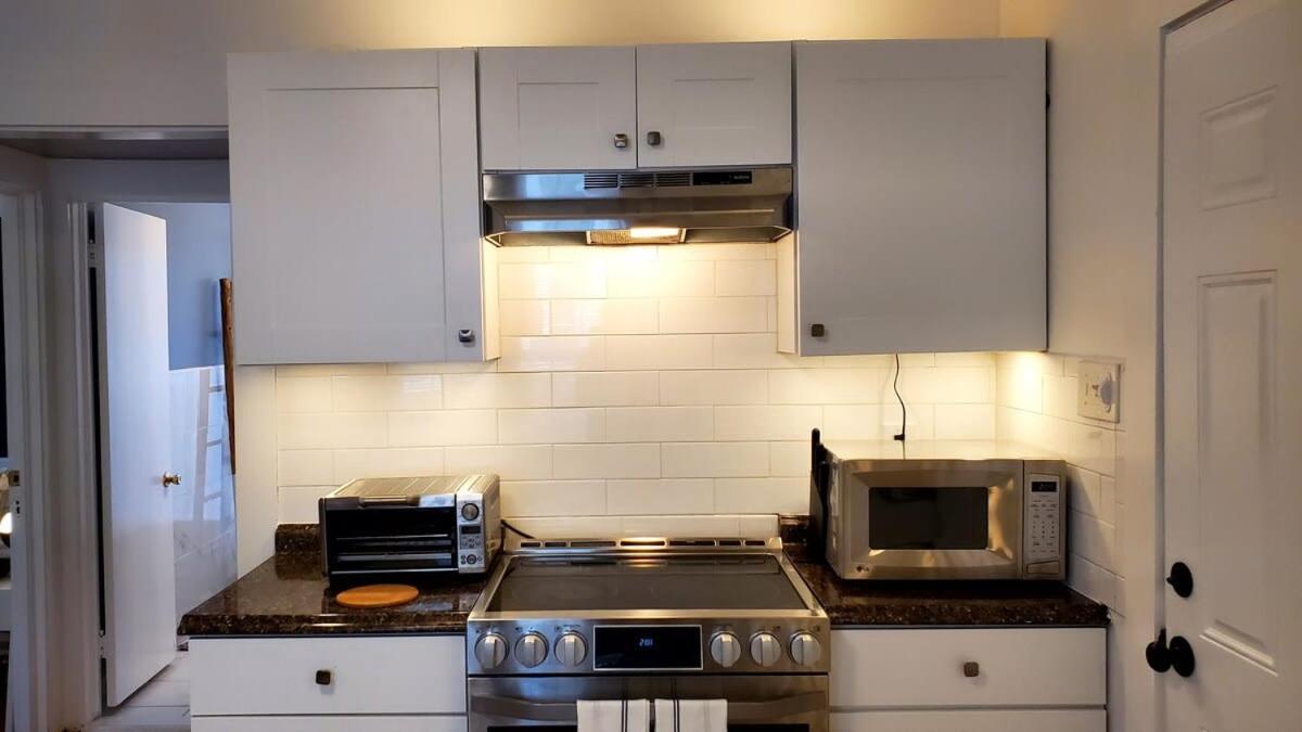 The Blue Sapphire 2Br 2 King Beds & Ample Backyard Apartment Бриджпорт Екстериор снимка
