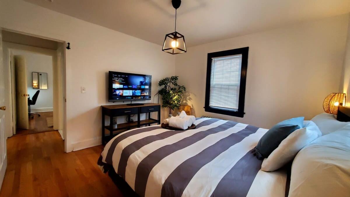 The Blue Sapphire 2Br 2 King Beds & Ample Backyard Apartment Бриджпорт Екстериор снимка