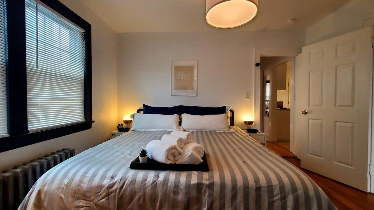 The Blue Sapphire 2Br 2 King Beds & Ample Backyard Apartment Бриджпорт Екстериор снимка
