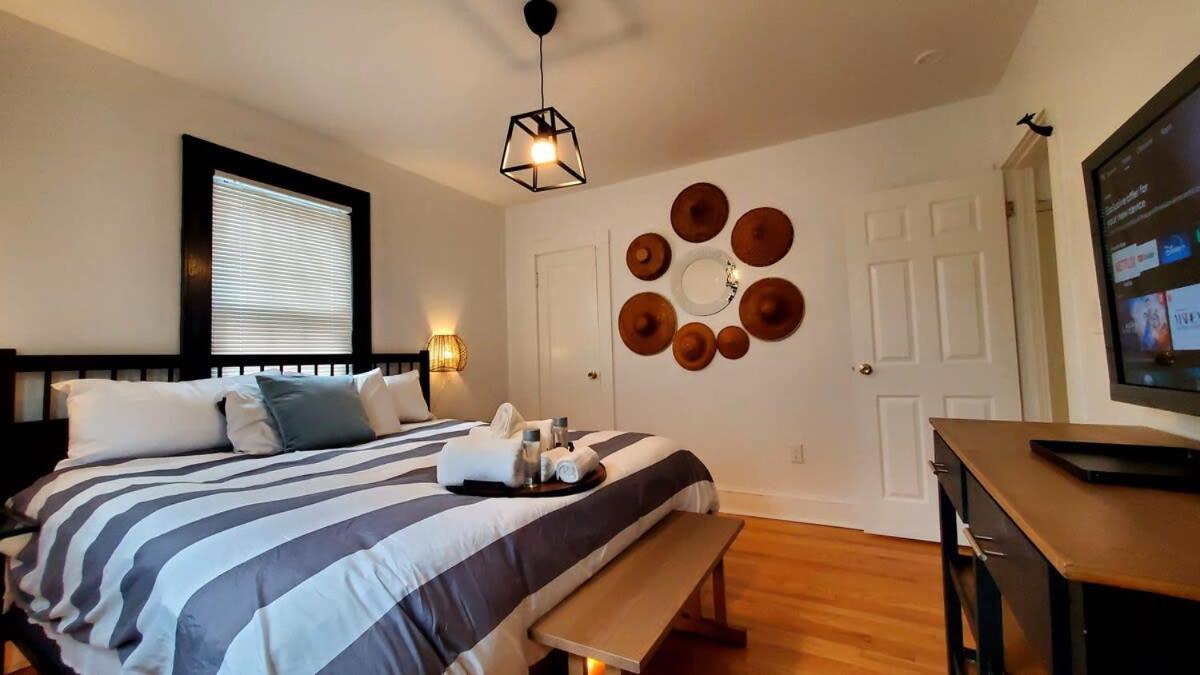 The Blue Sapphire 2Br 2 King Beds & Ample Backyard Apartment Бриджпорт Екстериор снимка