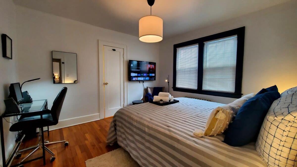 The Blue Sapphire 2Br 2 King Beds & Ample Backyard Apartment Бриджпорт Екстериор снимка