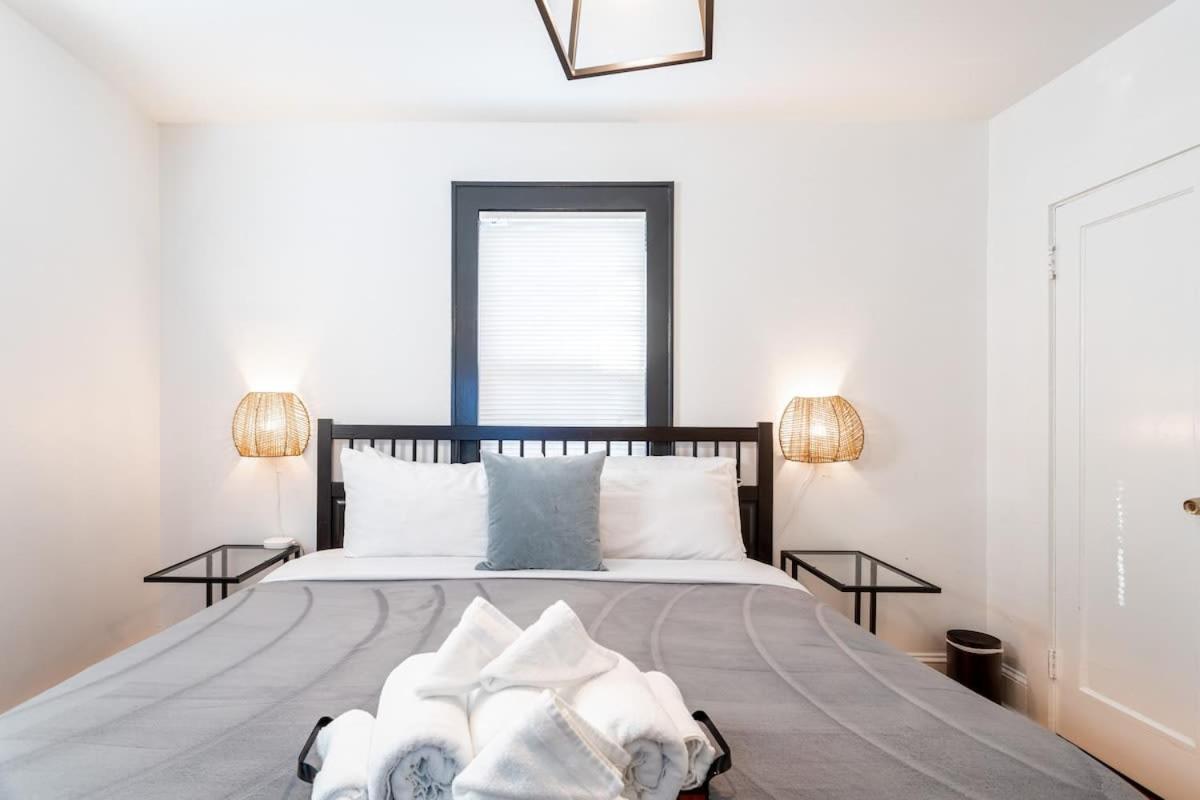 The Blue Sapphire 2Br 2 King Beds & Ample Backyard Apartment Бриджпорт Екстериор снимка