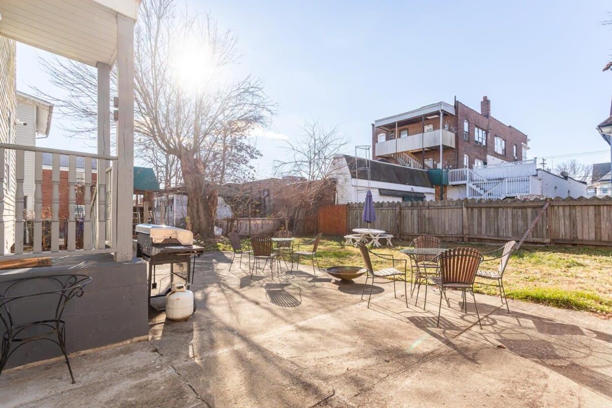 The Blue Sapphire 2Br 2 King Beds & Ample Backyard Apartment Бриджпорт Екстериор снимка